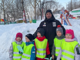 Отряд ЮПИД "Эрудит" подготовил для родителей "Памятки по безопасности детей на дорогах".