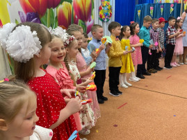 Отряд ЮПИД "Эрудит" подготовил для родителей "Памятки по безопасности детей на дорогах".